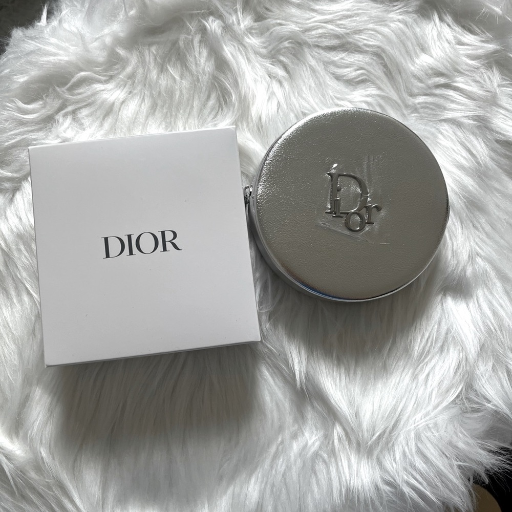 Dior coin/ beauty pouch